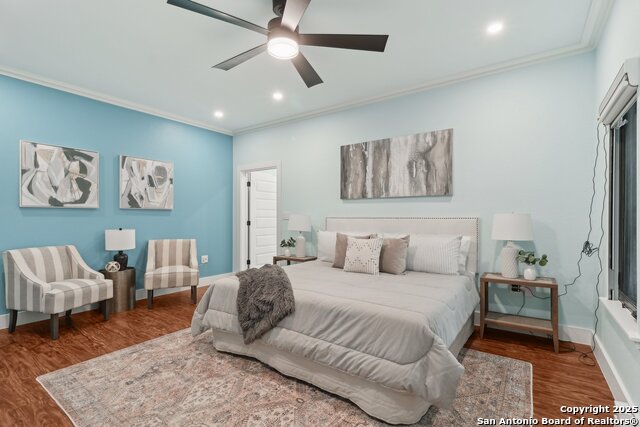Listing photo id 31 for 3902 Creek Pt