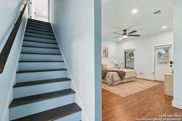 Listing photo id 33 for 3902 Creek Pt