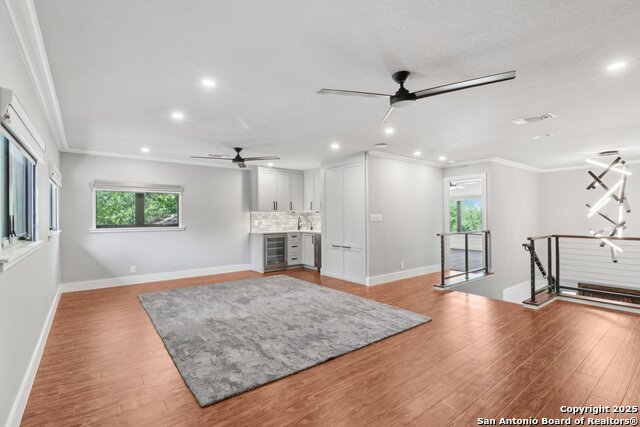 Listing photo id 40 for 3902 Creek Pt