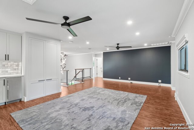 Listing photo id 41 for 3902 Creek Pt