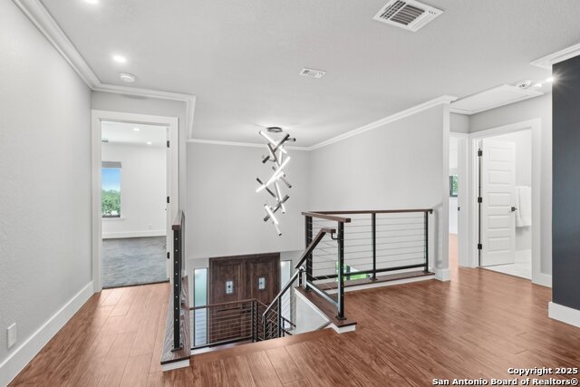 Listing photo id 43 for 3902 Creek Pt