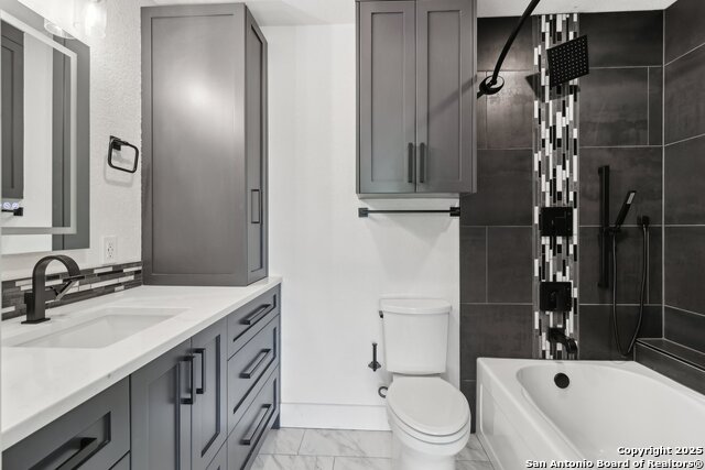 Listing photo id 46 for 3902 Creek Pt