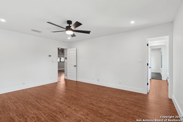 Listing photo id 50 for 3902 Creek Pt