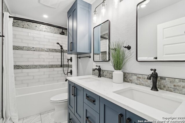 Listing photo id 52 for 3902 Creek Pt