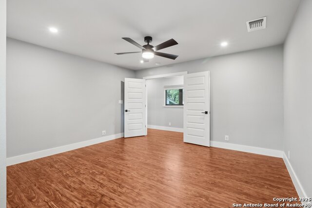 Listing photo id 56 for 3902 Creek Pt