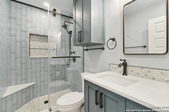 Listing photo id 57 for 3902 Creek Pt