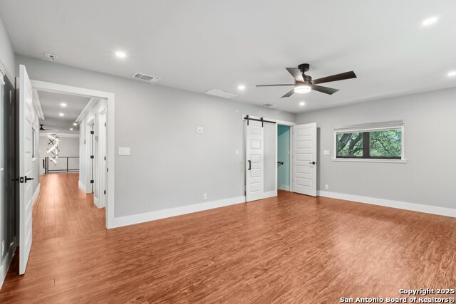 Listing photo id 59 for 3902 Creek Pt