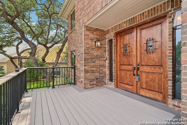 Listing photo id 6 for 3902 Creek Pt