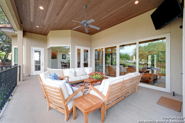 Listing photo id 26 for 102 Champions View