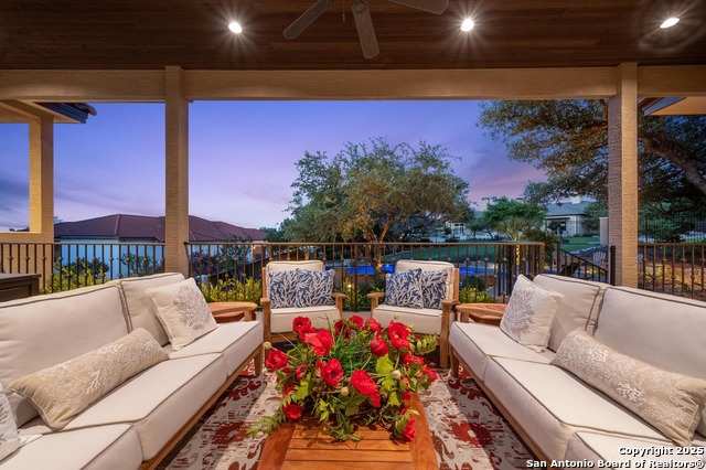 Listing photo id 29 for 102 Champions View
