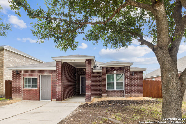 Listing photo id 0 for 4742 Highland Farm