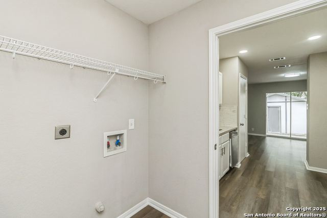 Listing photo id 21 for 4742 Highland Farm
