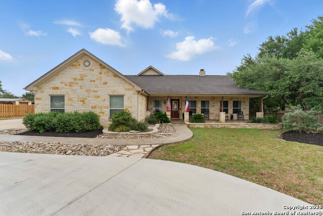 Details for 810 Pinnacle, New Braunfels, TX 78132