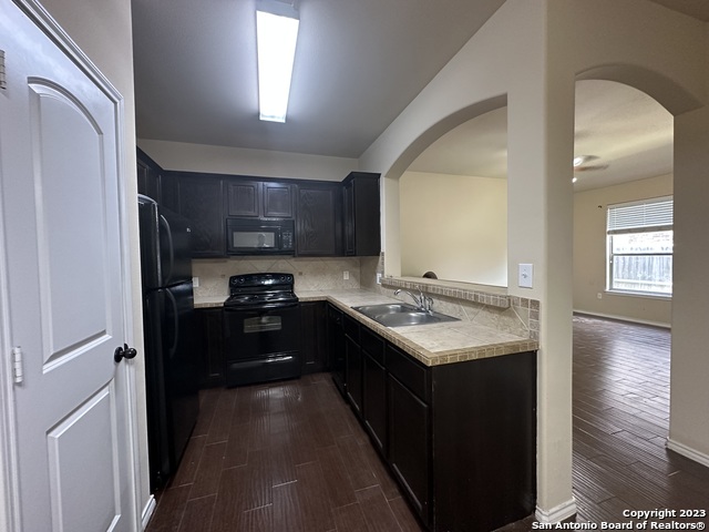 Image 5 of 21 For 304 Rosalie Dr