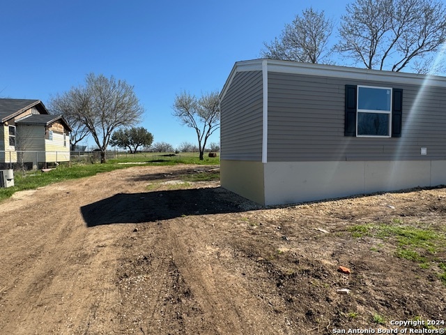 Image 4 of 23 For 18480 Leal  