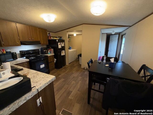 Image 7 of 23 For 18480 Leal  