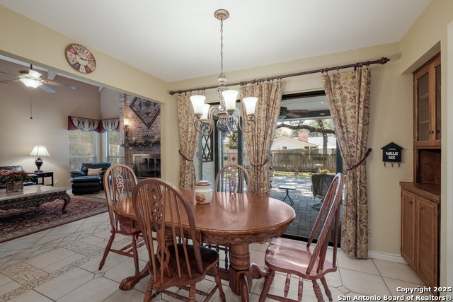 Listing photo id 8 for 7622 Lynn Anne