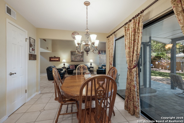 Listing photo id 9 for 7622 Lynn Anne