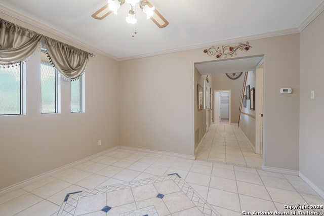 Listing photo id 11 for 7622 Lynn Anne