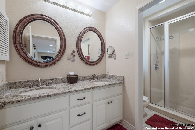 Listing photo id 15 for 7622 Lynn Anne
