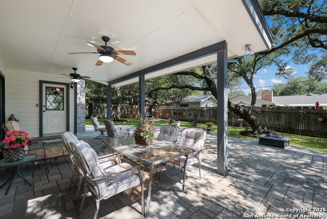 Listing photo id 24 for 7622 Lynn Anne