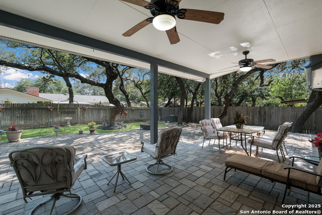 Listing photo id 25 for 7622 Lynn Anne