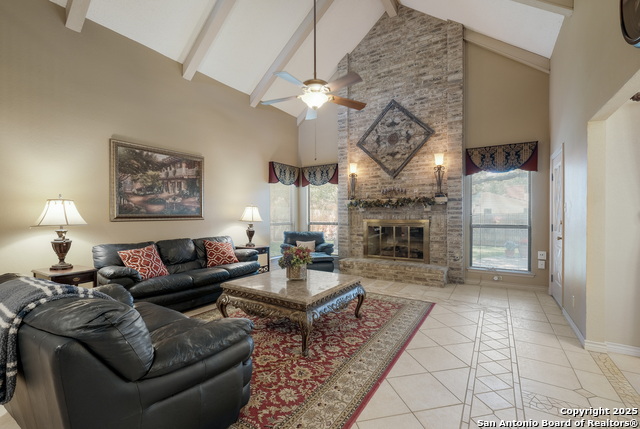 Listing photo id 2 for 7622 Lynn Anne