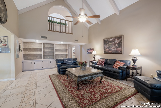 Listing photo id 4 for 7622 Lynn Anne
