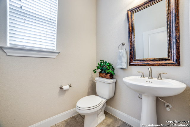 Listing photo id 39 for 2023 Wilby Lane
