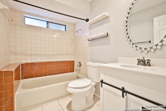 Listing photo id 8 for 6100 Woodlake Pkwy  706