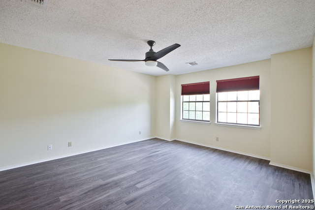 Listing photo id 11 for 6100 Woodlake Pkwy  706