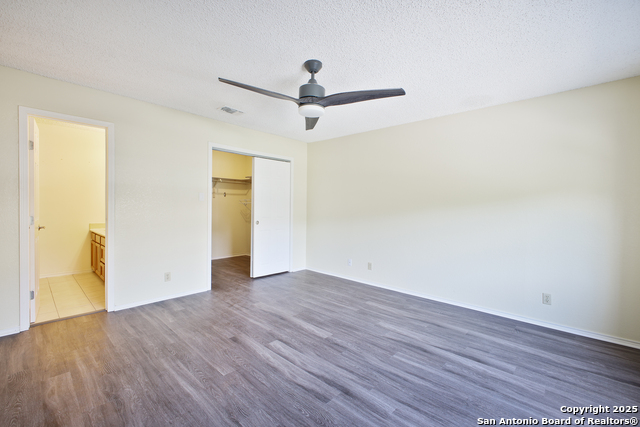 Listing photo id 12 for 6100 Woodlake Pkwy  706