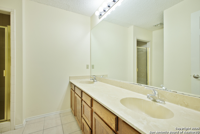 Listing photo id 14 for 6100 Woodlake Pkwy  706