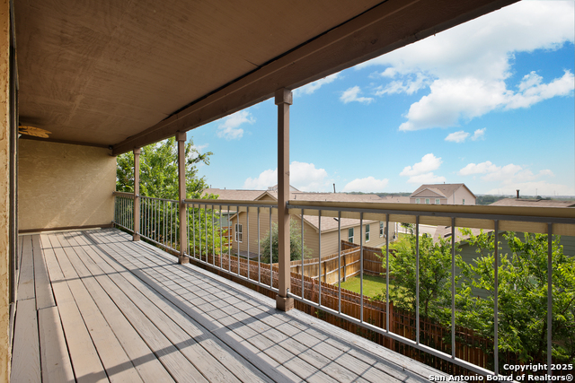 Listing photo id 15 for 6100 Woodlake Pkwy  706
