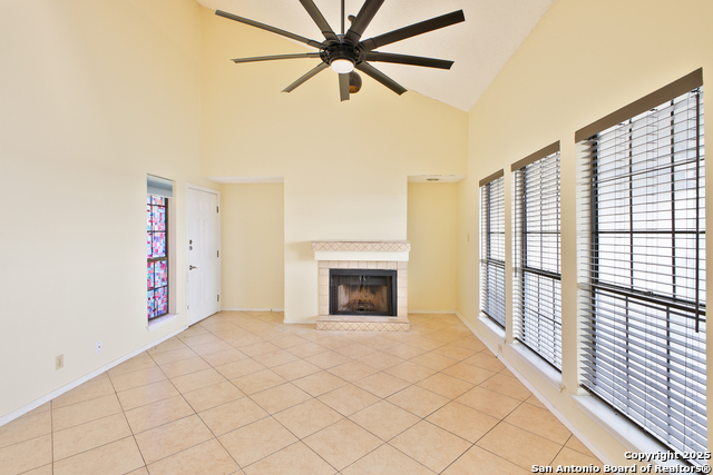 Listing photo id 2 for 6100 Woodlake Pkwy  706