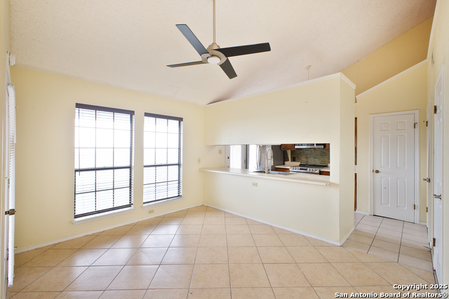 Listing photo id 4 for 6100 Woodlake Pkwy  706