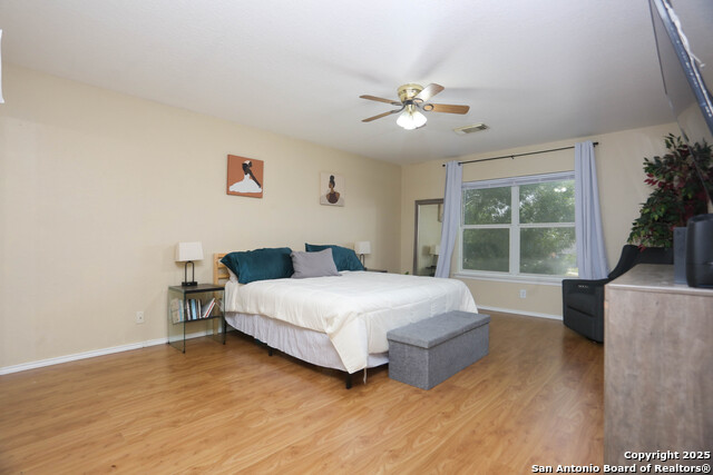 Listing photo id 9 for 9011 Twincreek Farm