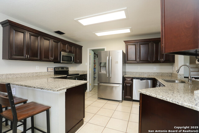 Listing photo id 5 for 9011 Twincreek Farm