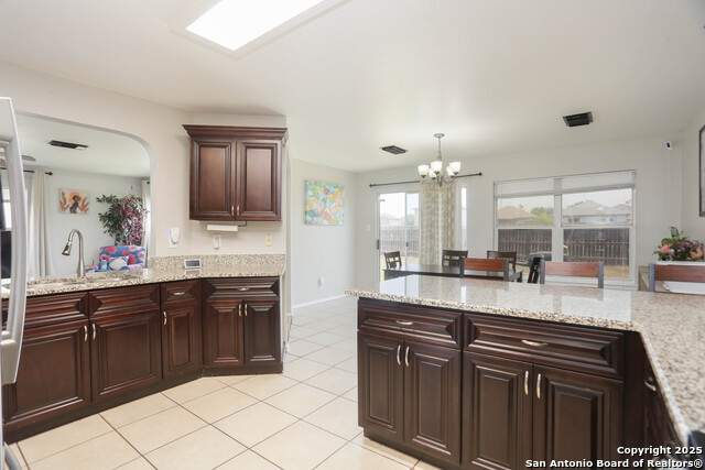 Listing photo id 6 for 9011 Twincreek Farm