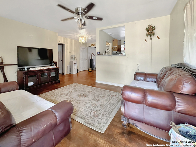 Listing photo id 1 for 410 Dickson W