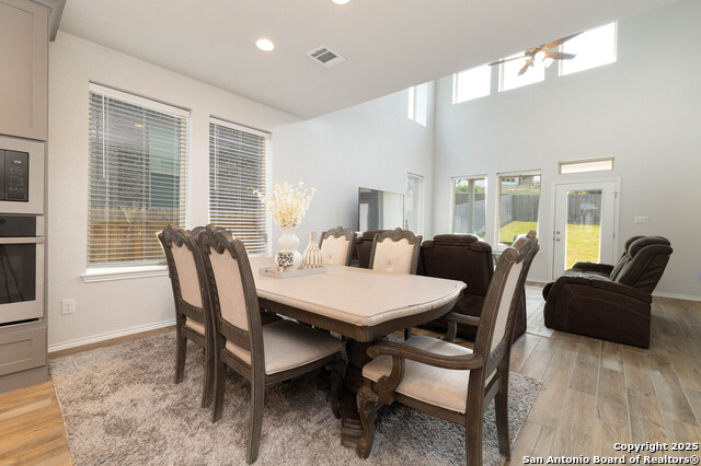 Listing photo id 9 for 2617 River Pointe