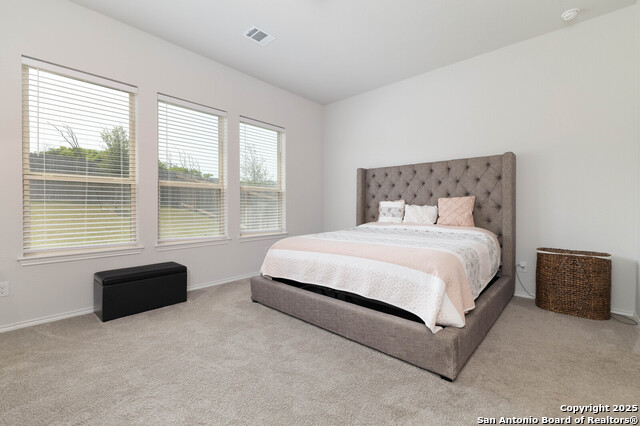 Listing photo id 10 for 2617 River Pointe