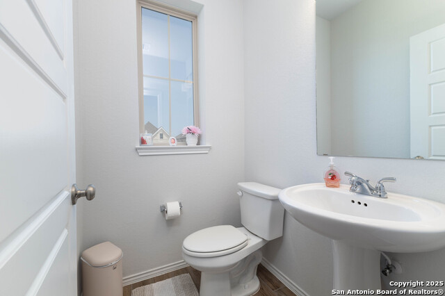 Listing photo id 17 for 2617 River Pointe