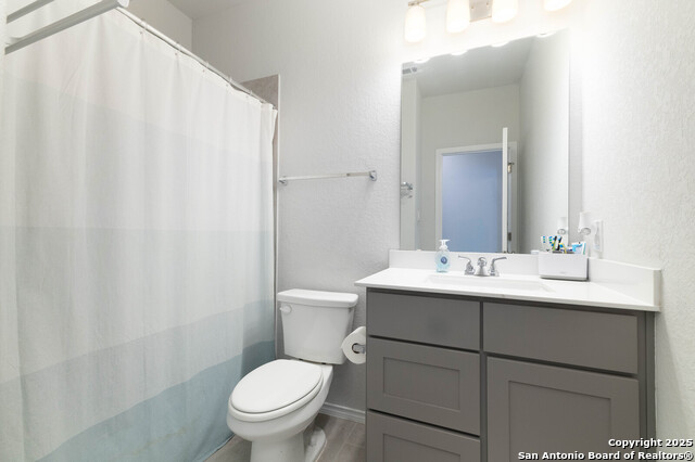 Listing photo id 21 for 2617 River Pointe