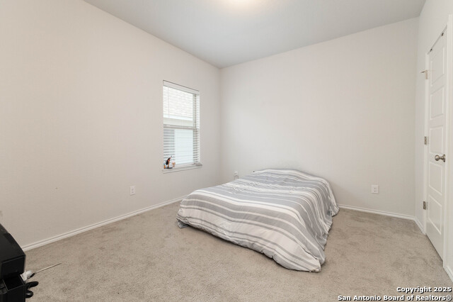 Listing photo id 22 for 2617 River Pointe