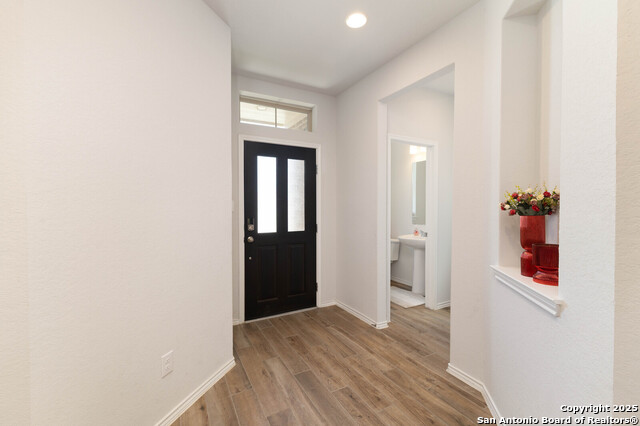 Listing photo id 2 for 2617 River Pointe