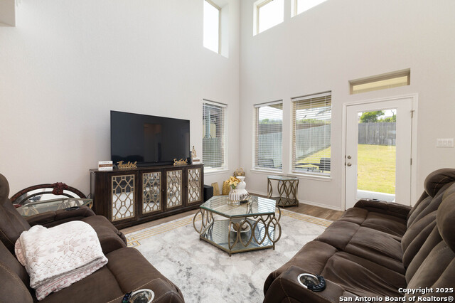 Listing photo id 3 for 2617 River Pointe