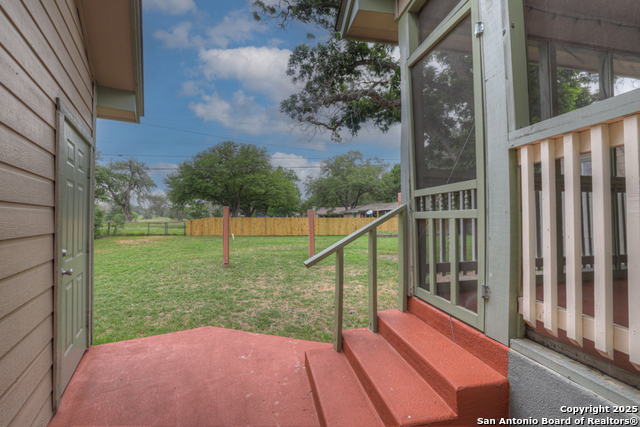Listing photo id 22 for 141 Rio Grande