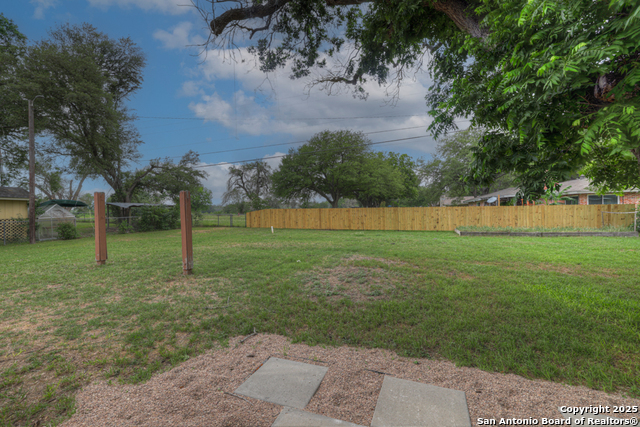 Listing photo id 23 for 141 Rio Grande