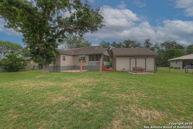 Listing photo id 25 for 141 Rio Grande